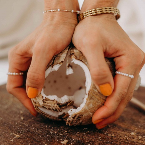 Premium young coconut BIO